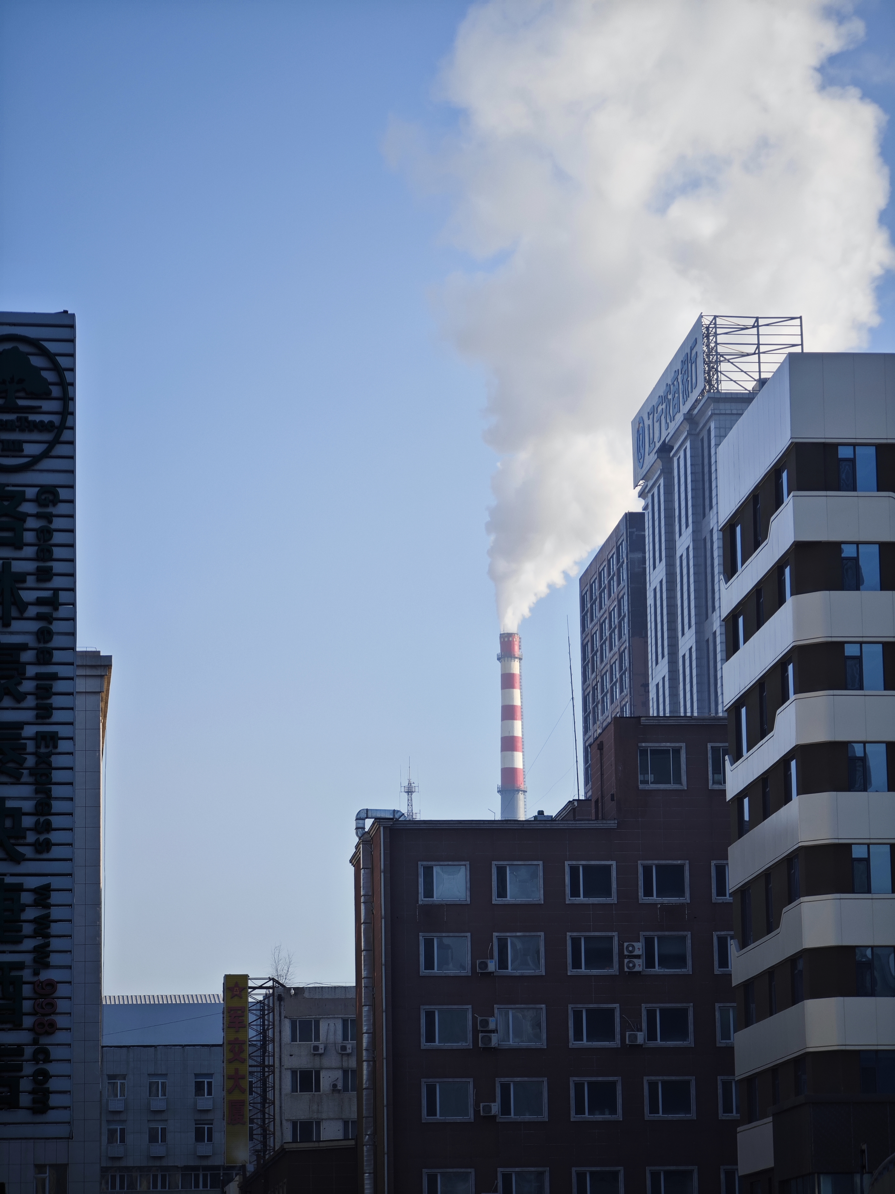 沈阳火车站旁的烟囱